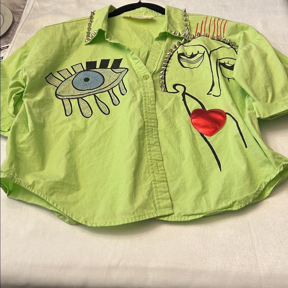 Studded Light Green Cropped Button-Down Shirt with Graphic Heart & Eye - Picture 7 of 7